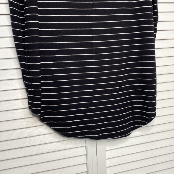 Ana Black‎ and White top V neck and back Size M - Picture 5 of 5